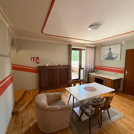 بيت ريفي Gaestezimmer Schwanenstadt *