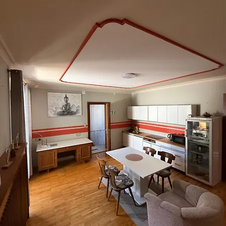 Gaestezimmer Schwanenstadt بيت ريفي *